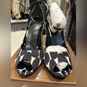 GUCCI women’s size 36 1/2 Sand Tess S. Cuoio Raso St. Animal Print. Never worn.